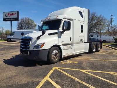 Freightliner Cascadia 126 Sleeper Semi Truck - 72" Condo Sleeper, 455HP, 12 Speed Automatic