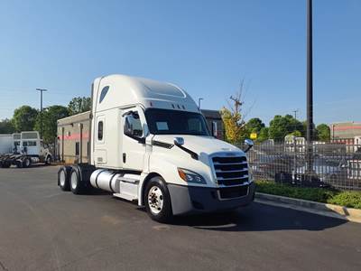 Freightliner Cascadia 126 Sleeper Semi Truck - 73" Condo Sleeper, 455HP, 12 Speed Automatic