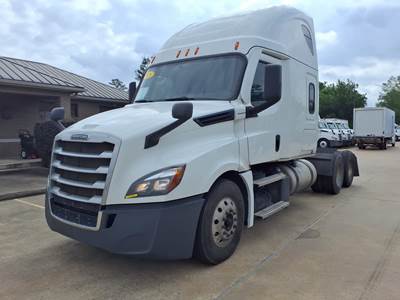 Freightliner Cascadia 126 Sleeper Semi Truck - 72" Condo Sleeper, 455HP, 12 Speed Automatic