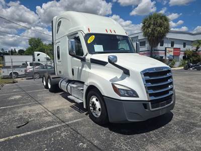 Freightliner Cascadia 126 Sleeper Semi Truck - 80" Condo Sleeper, 455HP, 12 Speed Automatic