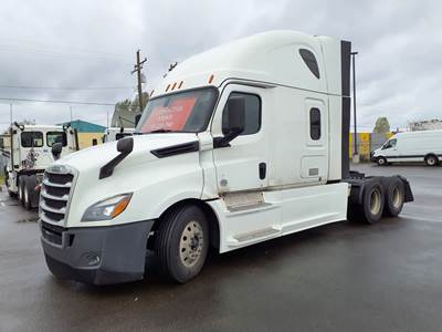 Freightliner Cascadia 126 Sleeper Semi Truck - 72" Condo Sleeper, 455HP, 12 Speed Automatic