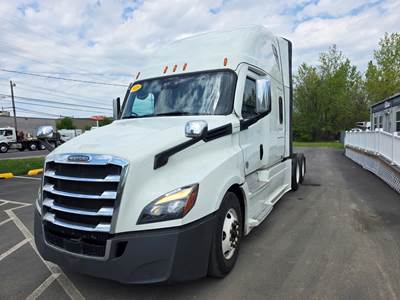 Freightliner Cascadia 126 Sleeper Semi Truck - 72" Condo Sleeper, 455HP, 12 Speed Automatic