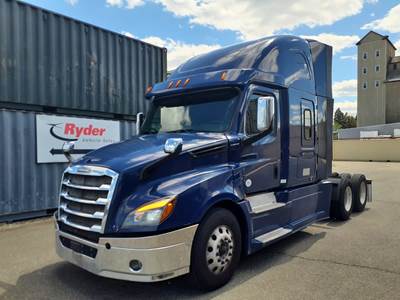 Freightliner Cascadia 126 Sleeper Semi Truck - 80" Condo Sleeper, 400HP, 12 Speed Automatic