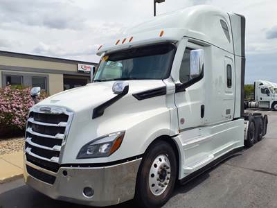 Freightliner Cascadia 126 Sleeper Semi Truck - 40" Condo Sleeper, 505HP, 13 Speed Manual