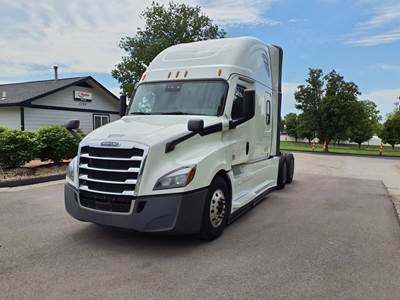 Freightliner Cascadia 126 Sleeper Semi Truck - 72" Condo Sleeper, 455HP, 12 Speed Automatic