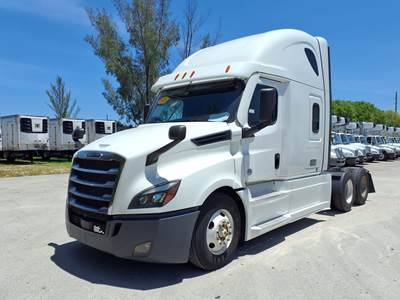 Freightliner Cascadia 126 Sleeper Semi Truck - 90" Condo Sleeper, 455HP, 12 Speed Automatic
