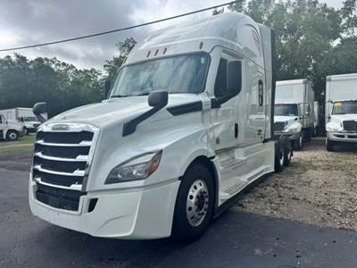 Freightliner Cascadia 126 Sleeper Semi Truck - 70" Condo Sleeper, 400HP, 12 Speed Automatic