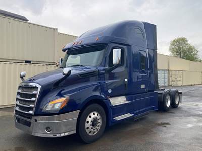 Freightliner Cascadia 126 Sleeper Semi Truck - 60" Condo Sleeper, 400HP, 12 Speed Automatic