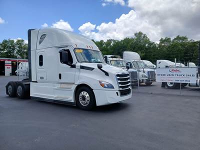 Freightliner Cascadia 126 Sleeper Semi Truck - 70" Condo Sleeper, 400HP, 12 Speed Automatic