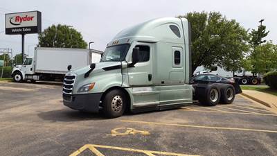 Freightliner Cascadia 126 Sleeper Semi Truck - 72" Condo Sleeper, 455HP, 12 Speed Automatic