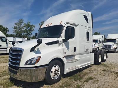 Freightliner Cascadia 126 Sleeper Semi Truck - 72" Condo Sleeper, 455HP, 12 Speed Automatic