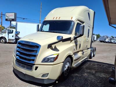 Freightliner Cascadia 126 Sleeper Semi Truck - 70" Condo Sleeper, 505HP, 12 Speed Automatic