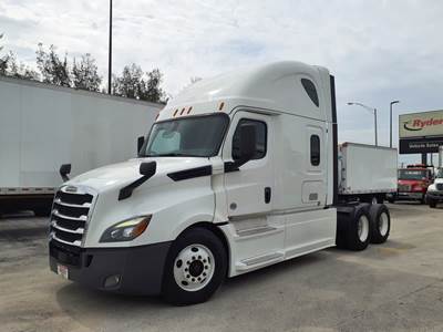 Freightliner Cascadia 126 Sleeper Semi Truck - 72" Condo Sleeper, 455HP, 12 Speed Automatic