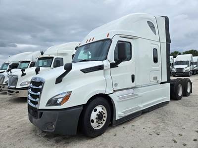 Freightliner Cascadia 126 Sleeper Semi Truck - 72" Condo Sleeper, 455HP, 12 Speed Automatic