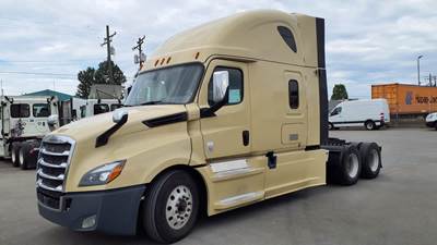Freightliner Cascadia 126 Sleeper Semi Truck - 72" Condo Sleeper, 455HP, 12 Speed Automatic