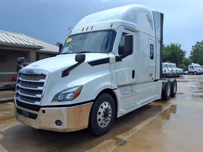 Freightliner Cascadia 126 Sleeper Semi Truck - 72" Condo Sleeper, 455HP, 12 Speed Automatic