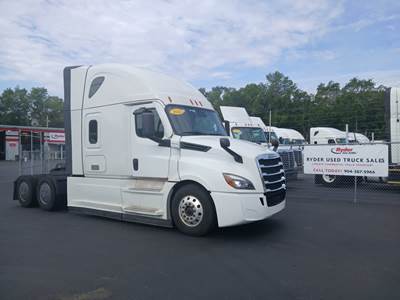 Freightliner Cascadia 126 Sleeper Semi Truck - 70" Condo Sleeper, 400HP, 12 Speed Automatic