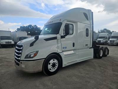 Freightliner Cascadia 126 Sleeper Semi Truck - 72" Condo Sleeper, 455HP, 12 Speed Automatic