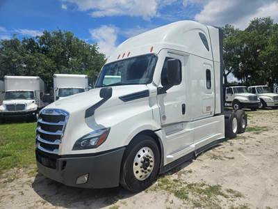 Freightliner Cascadia 126 Sleeper Semi Truck - 72" Condo Sleeper, 455HP, 12 Speed Automatic