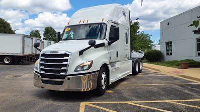 Freightliner Cascadia 126 Sleeper Semi Truck - 72" Condo Sleeper, 455HP, 12 Speed Automatic