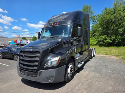 Freightliner Cascadia 126 Sleeper Semi Truck - 73" Condo Sleeper, 455HP, 12 Speed Automatic