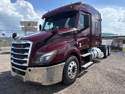 Freightliner Cascadia 126 Sleeper Semi Truck - 46" Mid Roof Sleeper, 450HP, 12 Speed Automatic