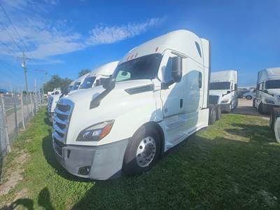 Freightliner Cascadia 126 Sleeper Semi Truck - 72" Condo Sleeper, 455HP, 12 Speed Automatic