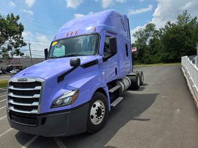 Freightliner Cascadia 126 Sleeper Semi Truck - 70" Condo Sleeper, 455HP, 12 Speed Automatic