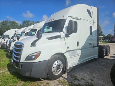Freightliner Cascadia 126 Sleeper Semi Truck - 72" Condo Sleeper, 455HP, 12 Speed Automatic