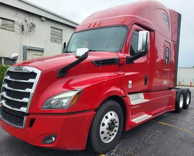 Freightliner Cascadia 126 Sleeper Semi Truck - 70" Condo Sleeper, 505HP, 12 Speed Automatic