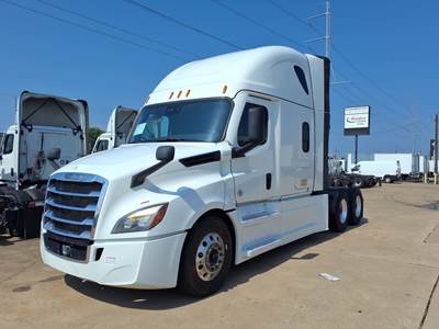 Freightliner Cascadia 126 Sleeper Semi Truck - 72" Condo Sleeper, 400HP, 12 Speed Automatic