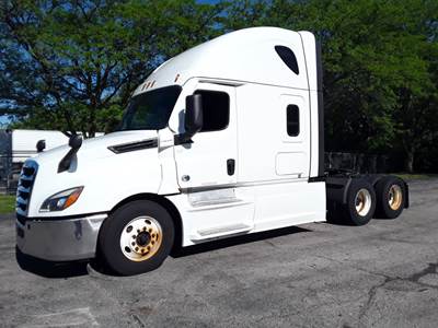 Freightliner Cascadia 126 Sleeper Semi Truck - 72" Condo Sleeper, 455HP, 12 Speed Automatic