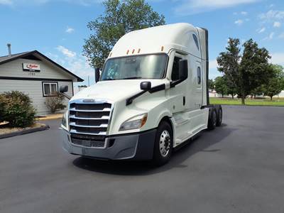 Freightliner Cascadia 126 Sleeper Semi Truck - 72" Condo Sleeper, 455HP, 12 Speed Automatic