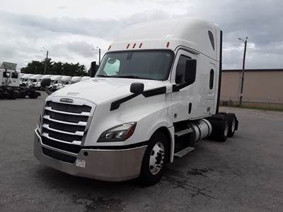Freightliner Cascadia 126 Sleeper Semi Truck - 90" Condo Sleeper, 455HP, 10 Speed Manual