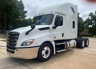 Freightliner Cascadia 126 Sleeper Semi Truck - 70" Condo Sleeper, 455HP, 12 Speed Automatic