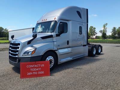 Freightliner Cascadia 126 Sleeper Semi Truck - 72" Condo Sleeper, 455HP, 12 Speed Automatic