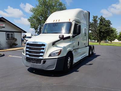 Freightliner Cascadia 126 Sleeper Semi Truck - 72" Condo Sleeper, 455HP, 12 Speed Automatic