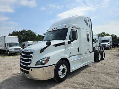 Freightliner Cascadia 126 Sleeper Semi Truck - 72" Condo Sleeper, 455HP, 12 Speed Automatic