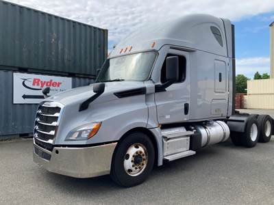 Freightliner Cascadia 126 Sleeper Semi Truck - 72" Condo Sleeper, 455HP, 12 Speed Automatic