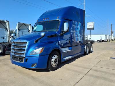 Freightliner Cascadia 126 Sleeper Semi Truck - 72" Condo Sleeper, 455HP, 12 Speed Automatic
