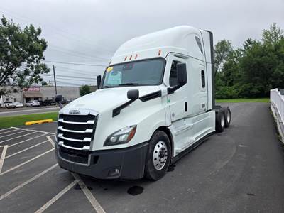Freightliner Cascadia 126 Sleeper Semi Truck - 73" Condo Sleeper, 455HP, 12 Speed Automatic