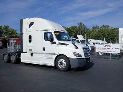 Freightliner Cascadia 126 Sleeper Semi Truck - 70" Condo Sleeper, 455HP, 12 Speed Automatic