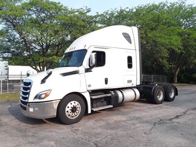 Freightliner Cascadia 126 Sleeper Semi Truck - 72" Condo Sleeper, 505HP, 12 Speed Automatic