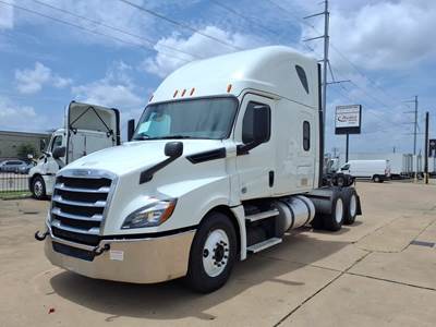 Freightliner Cascadia 126 Sleeper Semi Truck - 71" Condo Sleeper, 455HP, 12 Speed Automatic