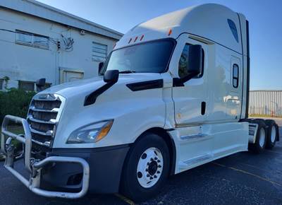 Freightliner Cascadia 126 Sleeper Semi Truck - 70" Condo Sleeper, 455HP, 12 Speed Automatic