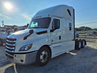 Freightliner Cascadia 126 Sleeper Semi Truck - 72" Condo Sleeper, 455HP, 12 Speed Automatic
