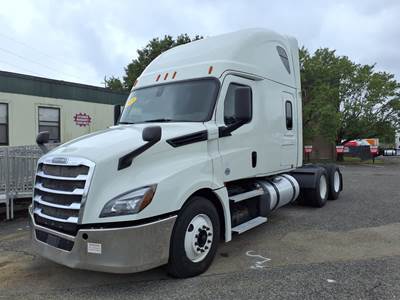 Freightliner Cascadia 126 Sleeper Semi Truck - 71" Condo Sleeper, 455HP, 12 Speed Automatic