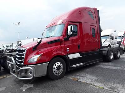 Freightliner Cascadia 126 Sleeper Semi Truck - 72" Condo Sleeper, 455HP, 12 Speed Automatic