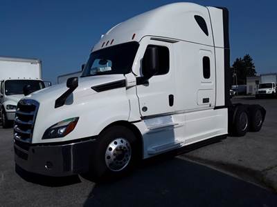 Freightliner Cascadia 126 Sleeper Semi Truck - 72" Condo Sleeper, 455HP, 12 Speed Automatic
