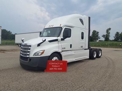 Freightliner Cascadia 126 Sleeper Semi Truck - 73" Condo Sleeper, 455HP, 12 Speed Automatic